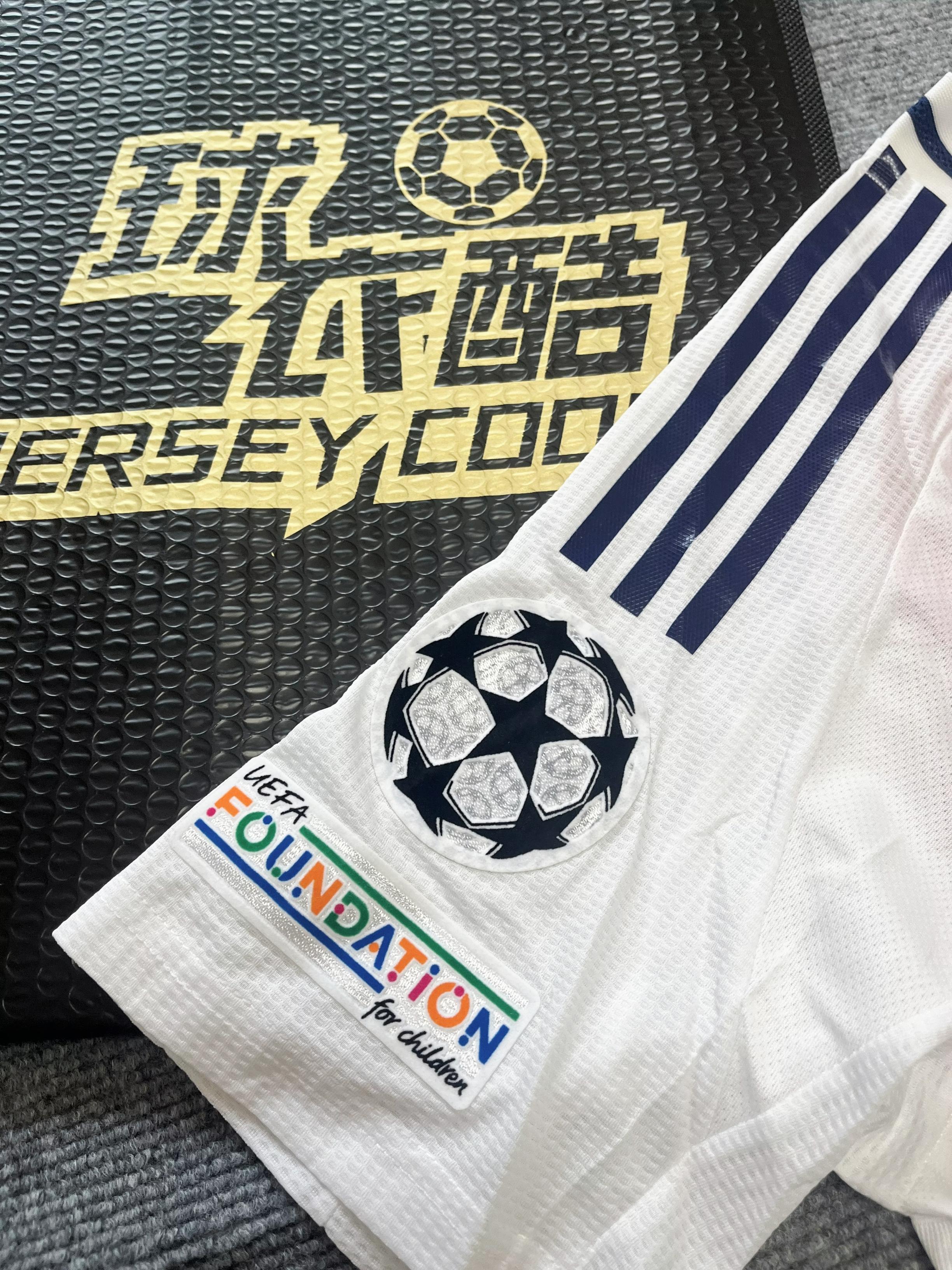 包含巴黎圣日耳曼轻取阿森纳，内马尔梅开二度欧冠的词条