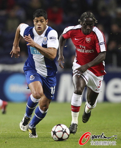 包含波尔图战平阿森纳，卡瓦尼补时绝平法甲的词条