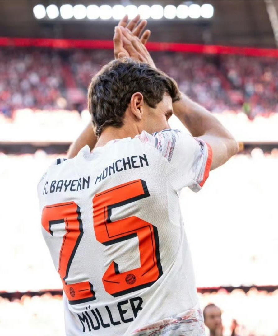 华体会网址-里昂绝杀曼联，凯恩乌龙送礼世界杯