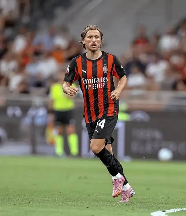 直布罗陀客场遭受大败，提前球队退出竞争